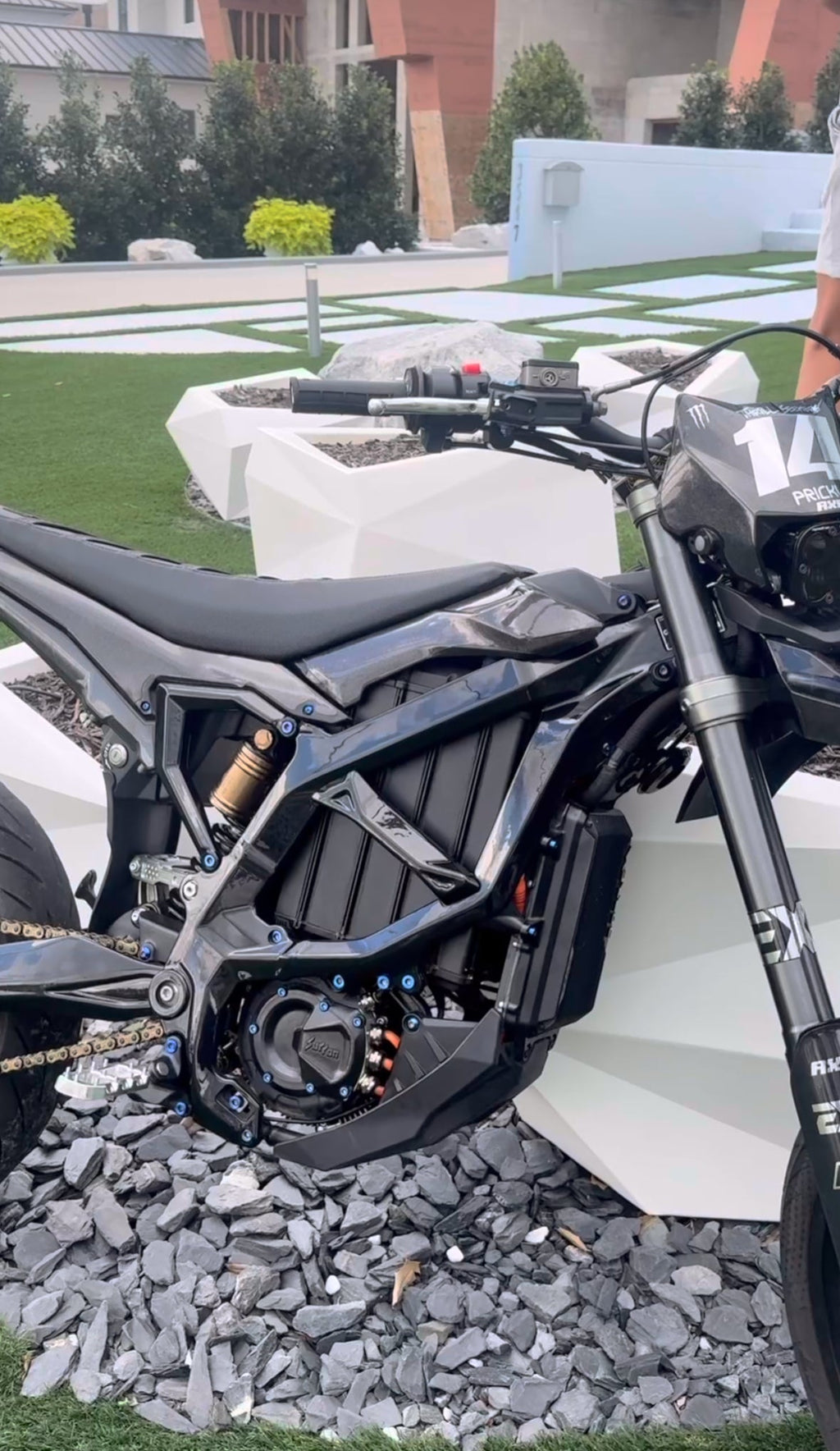 Ultra bee Titanium Bolt Kit